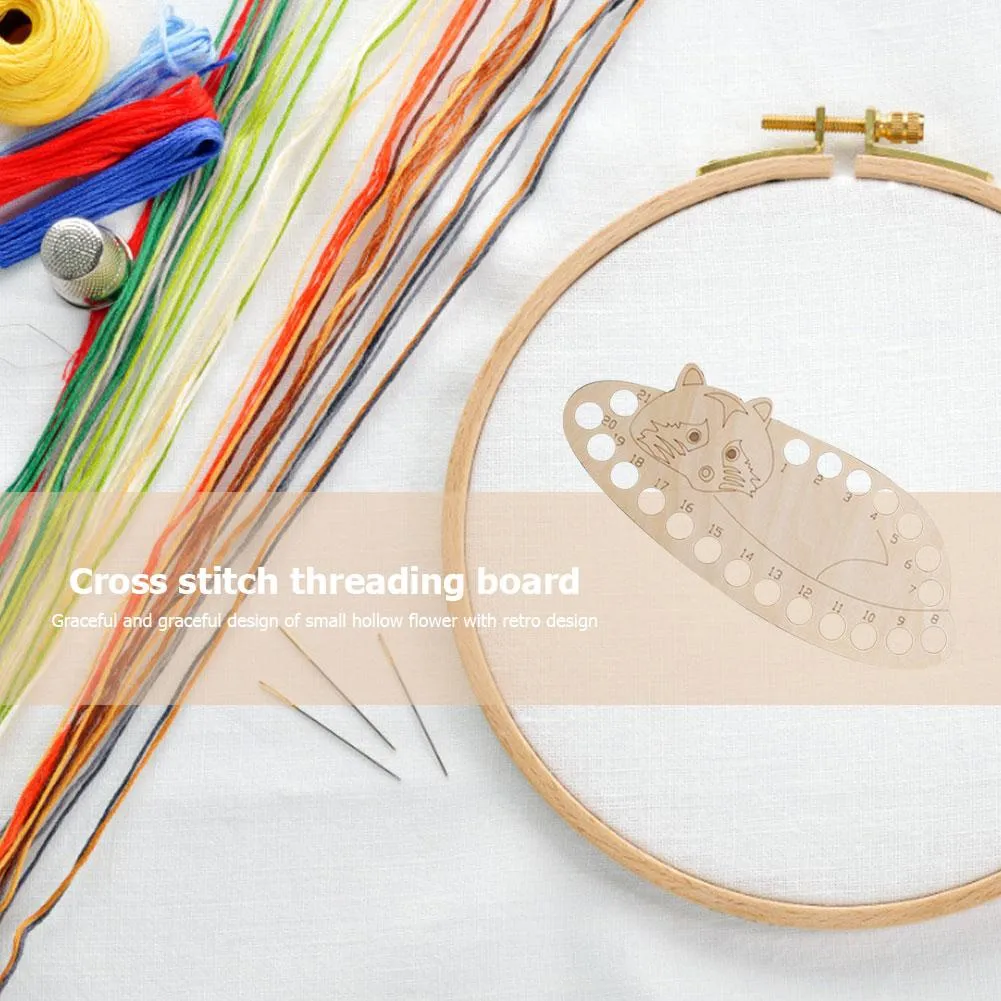 3pcs Wooden Carved Cross Stitch Thread Board(Racoon)