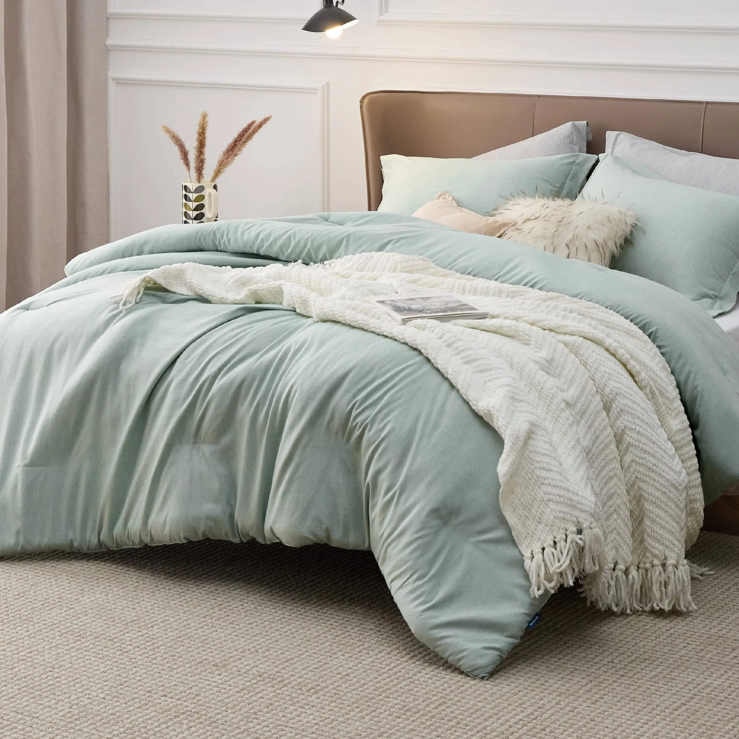 Cationic Dyeing Comforter Set with Pillow Shams