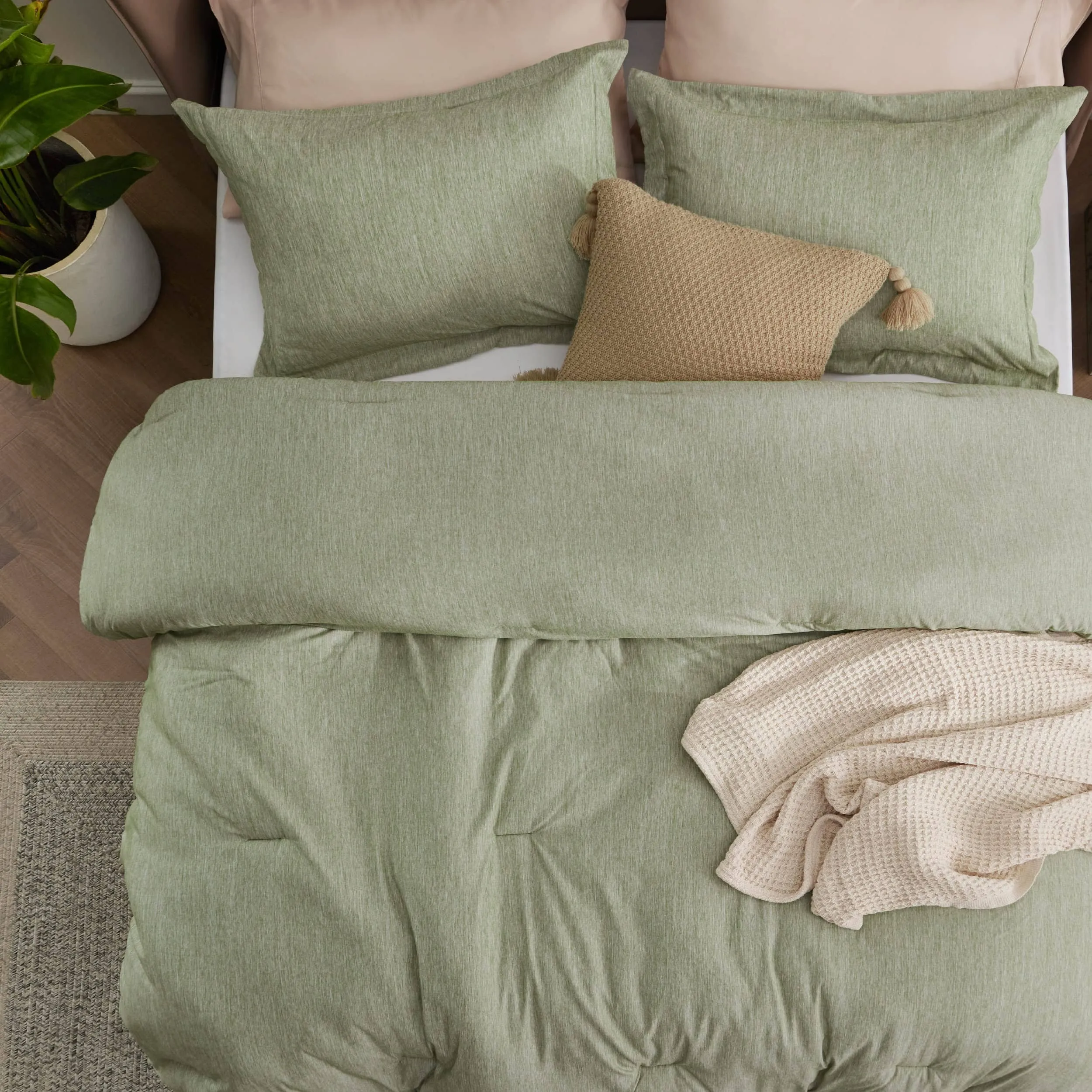 Cationic Dyeing Comforter Set with Pillow Shams