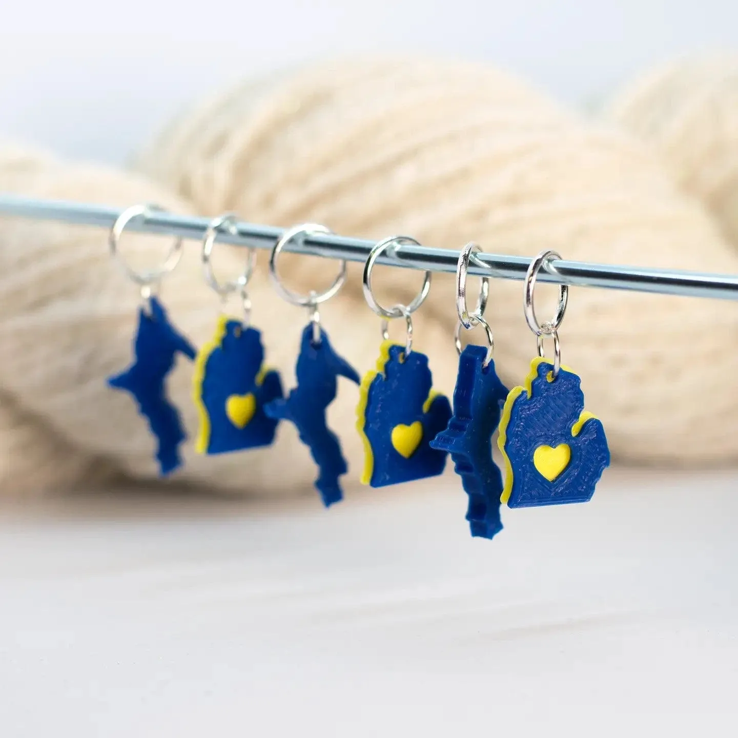 Michigan Stitch Markers – Maize & Blue (Michigan Fans)