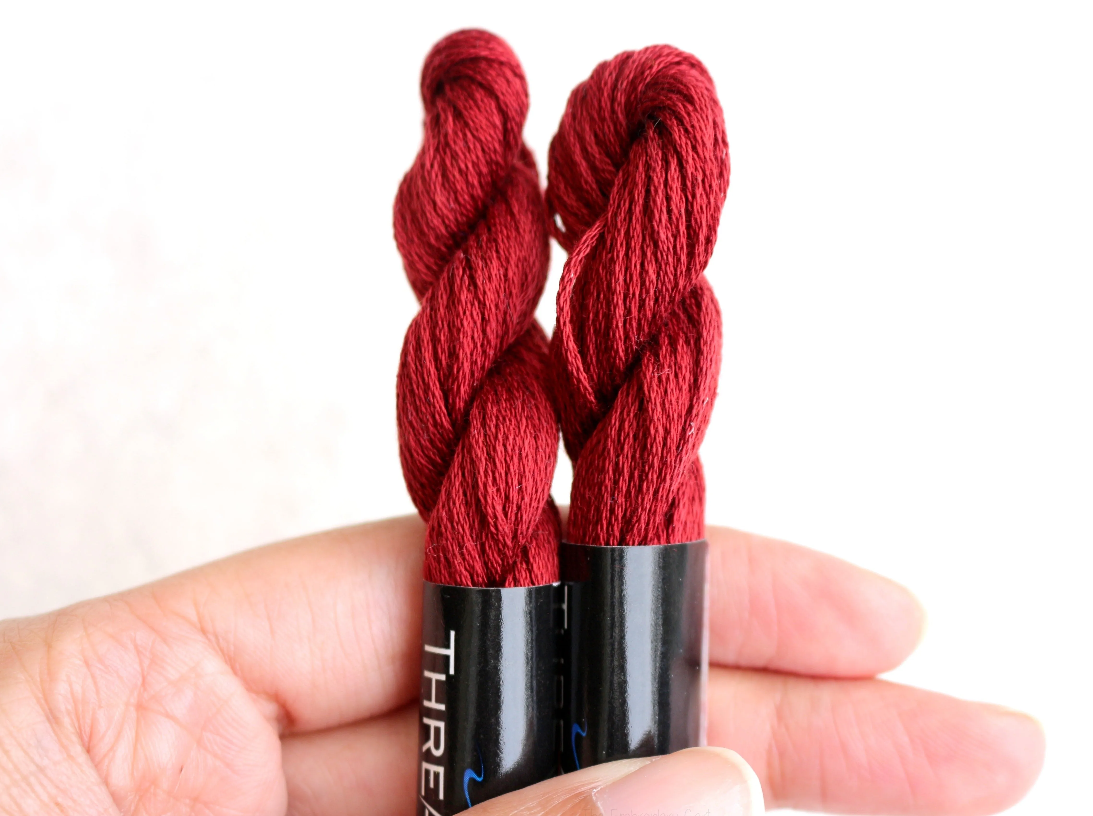 ThreadworX Red Velvet 10420 - Variegated Embroidery Thread