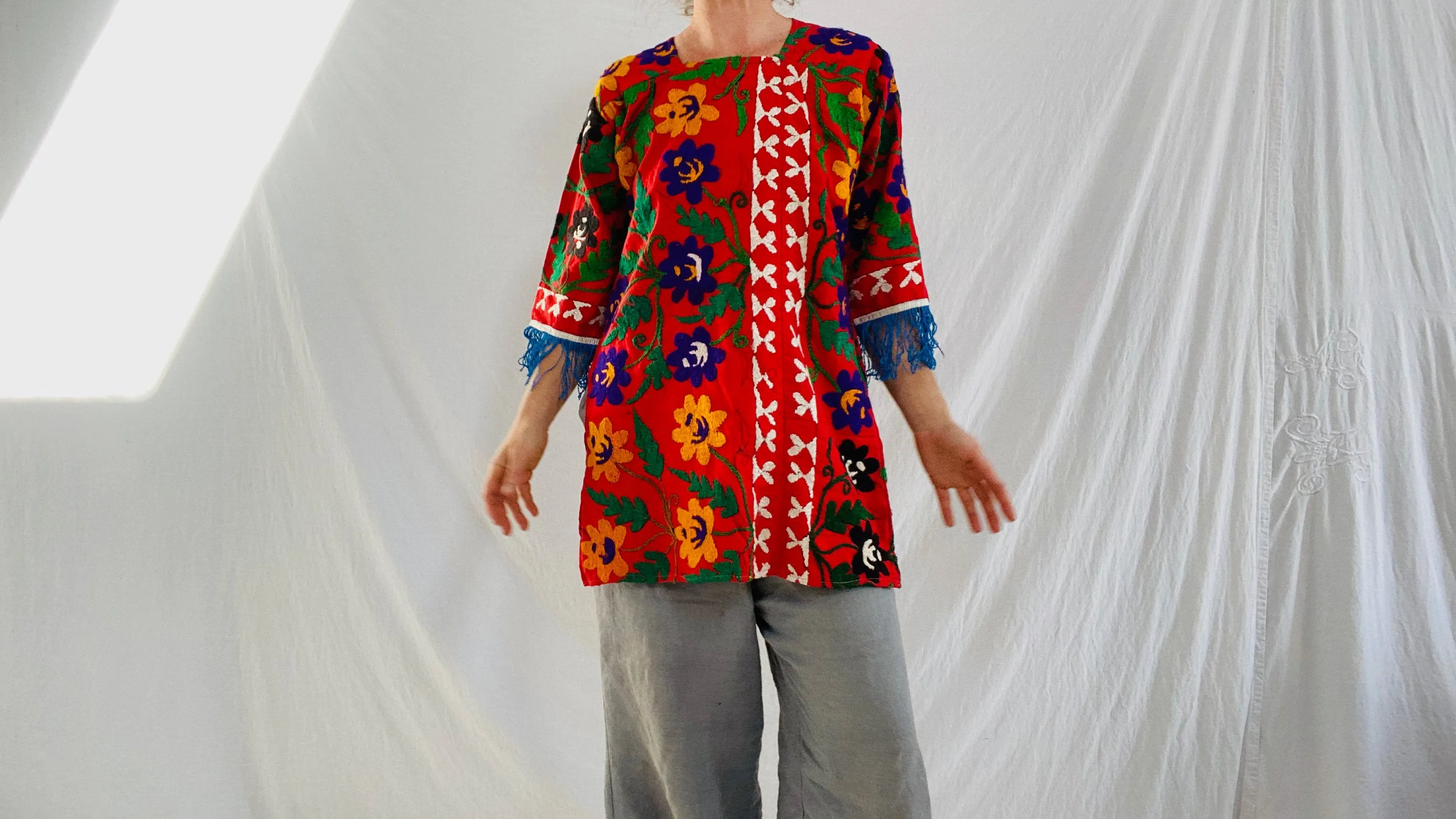 Vintage Uzbek Suzani Silk Embroidered Tunic. S/M.