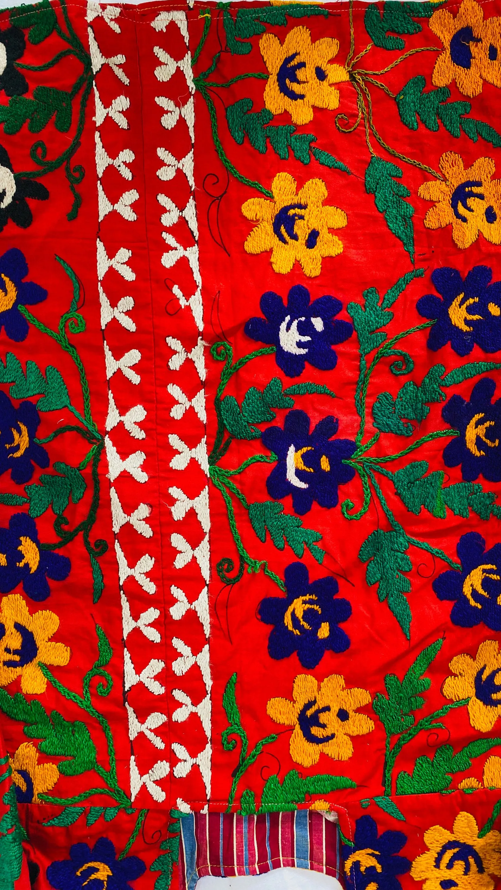 Vintage Uzbek Suzani Silk Embroidered Tunic. S/M.