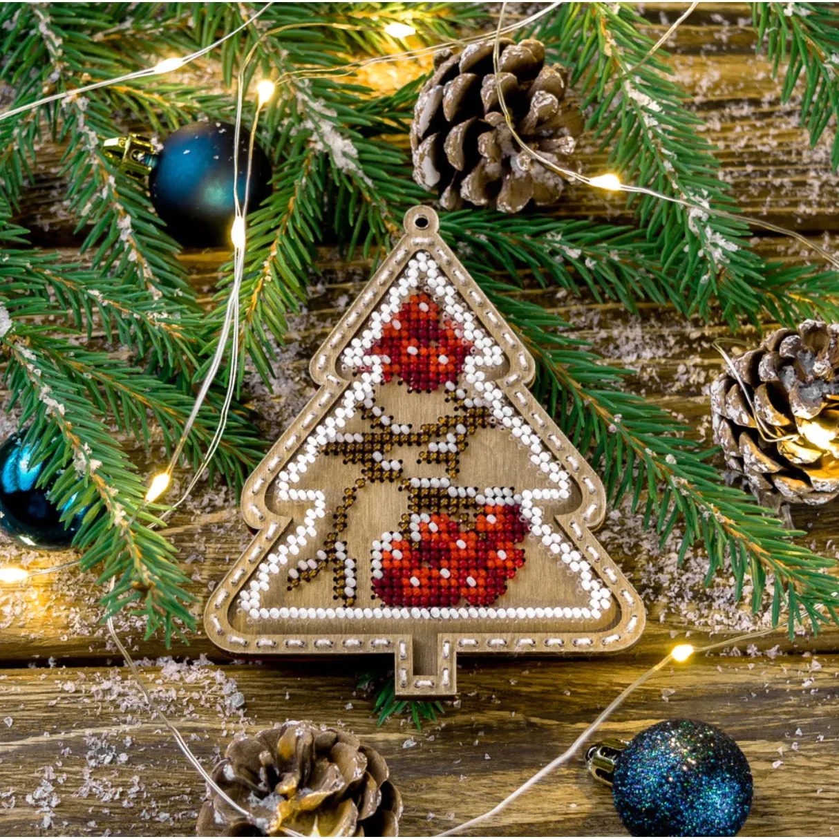 Wonderland ~ Tree Christmas Stitched Ornament Kit FLK-374